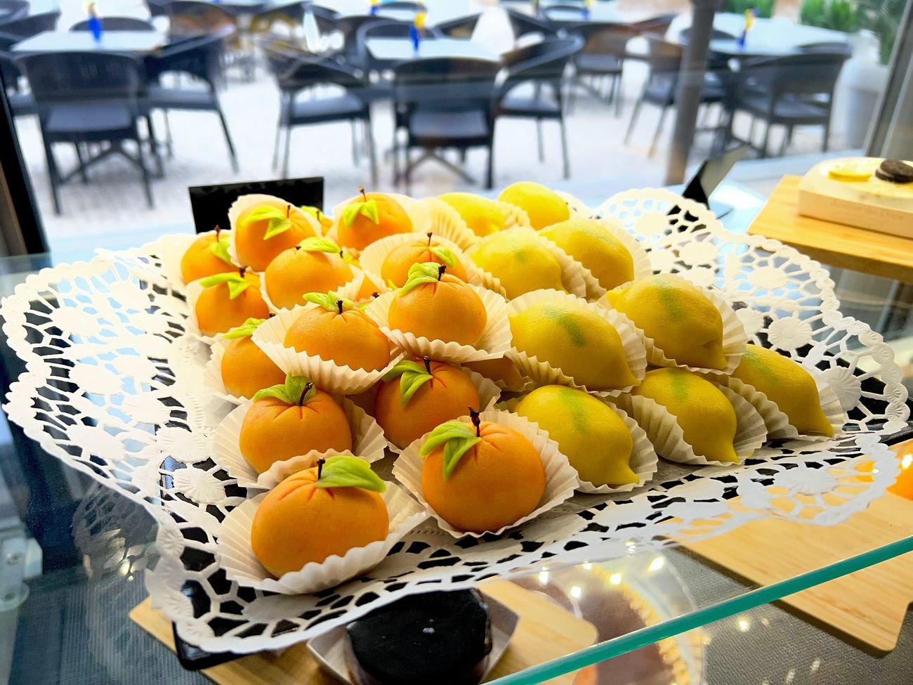 Doces artesanais em forma de fruta, tradição siciliana AMUNÌ
